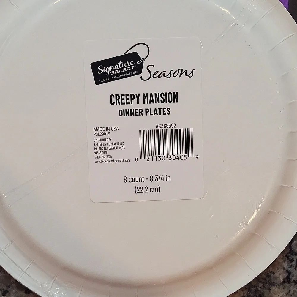 Lot of 14 Halloween plates and naplins new sealed as poctured